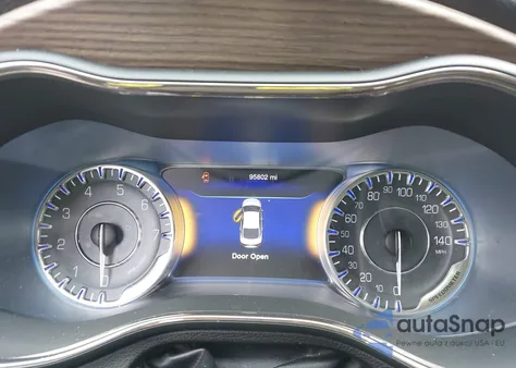 2015 Chrysler 200 C z USA, uszkodzony, nr VIN 1C3CCCCG4FN641196